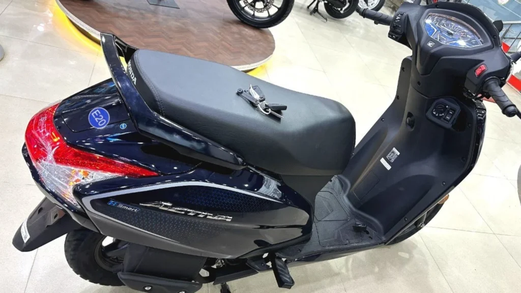 Honda Activa 6G with 120cc powerful engine,70Kmpl at a low price